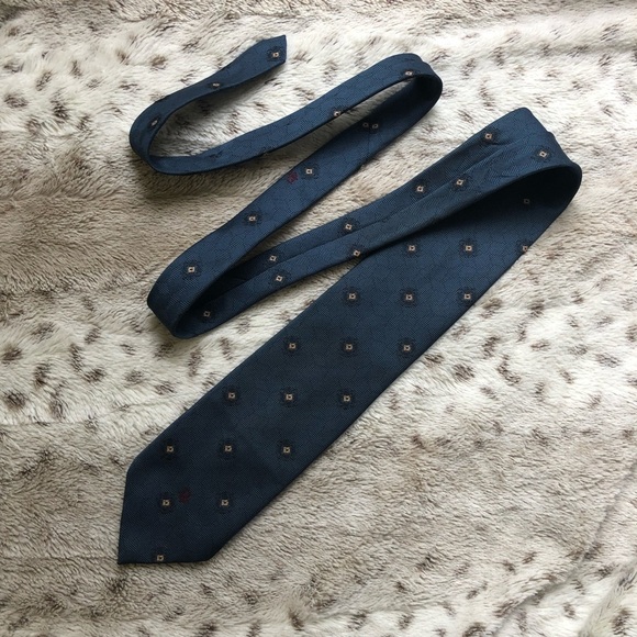 Christian Dior Monsieur Tie - Slate Blue with Repeating Decorative Motif - Picture 6 of 8